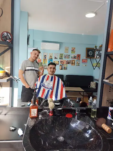Sarı Erkek Kuaförü / Hair Designer