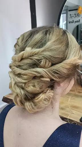 İlker Fatoş bayan kuaförü ve güzellik salonları