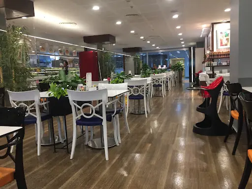 Divan Cafeteria Amerikan Hastanesi 2