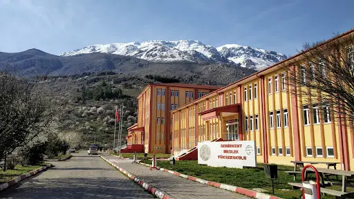 Isparta Uygulamalı Bilimler Üniversitesi Senirkent Meslek Yüksekokulu