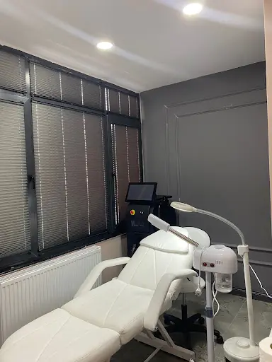 Hatice Kara Beautyparlour 3
