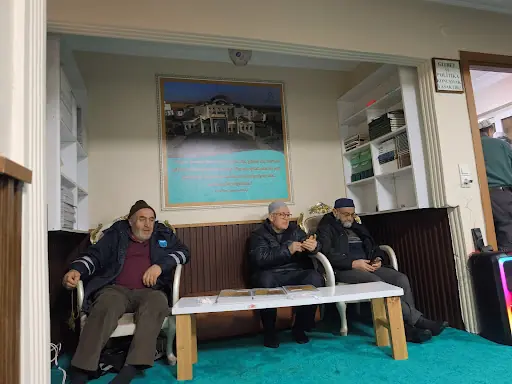 Uzundere Serhendi Dergahı – Diğer (Güzellik), İstanbul (3. fotoğraf)