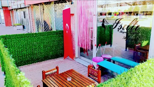 Salon Işıltı Bayan Kuaförü Saç Kaş ve Türban Tasarımı