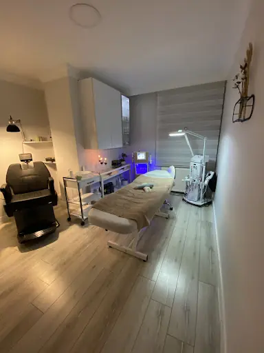 Hülya Civelek ESTETİK & SAĞLIK
