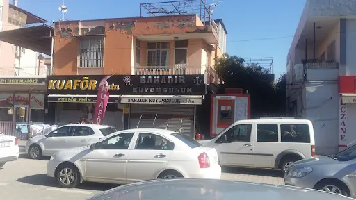 Emin Bayan Kuaförü 2