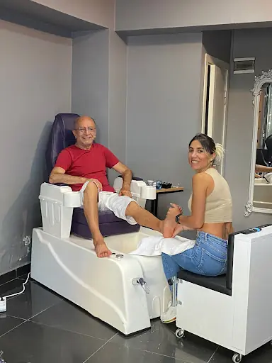 Mutlu Mut Bay & Bayan Bakım Salonu – Tırnak / Nail Studio, İstanbul