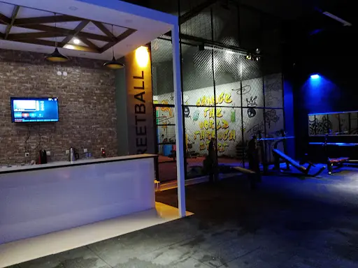 Dede Korkur Gençlik ve Spor Merkezi