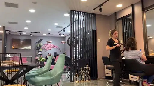 Cemile Bayram Saç Bakım ve Güzellik Merkezi 3