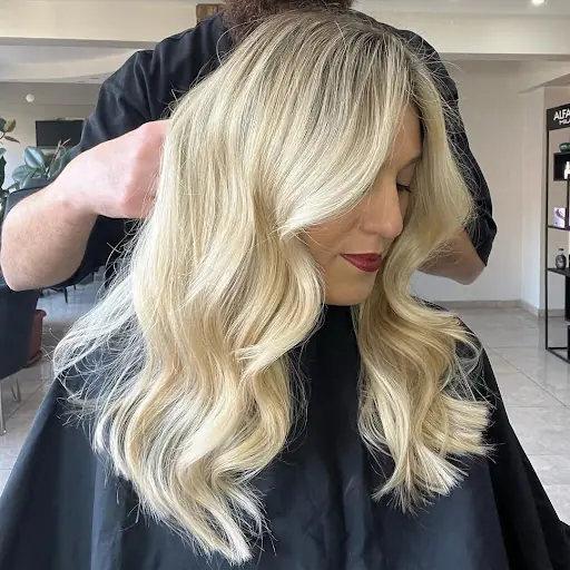 Hüseyin Bildik Hair - Make Up Studio 3