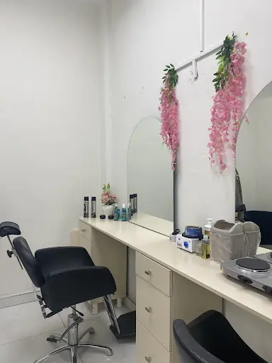 Dilara & Demirhan Hair Makeup Studio 4