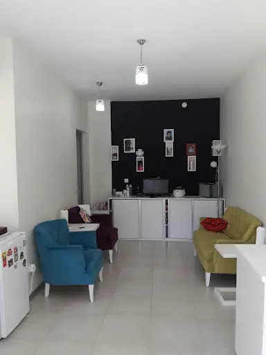 Seher Şen El & Ayak Bakım Salonu – Tırnak / Nail Studio, İstanbul (2. fotoğraf)