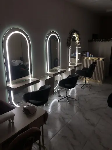 AD HAIR STUDIO