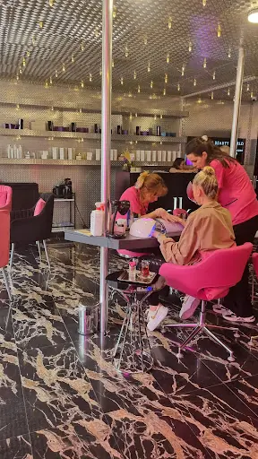 DK Beauty World - Cadde – Tırnak / Nail Studio, İstanbul (4. fotoğraf)