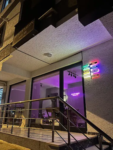 Berfin Çalışkan Beauty Saloon – Tırnak / Nail Studio, İstanbul
