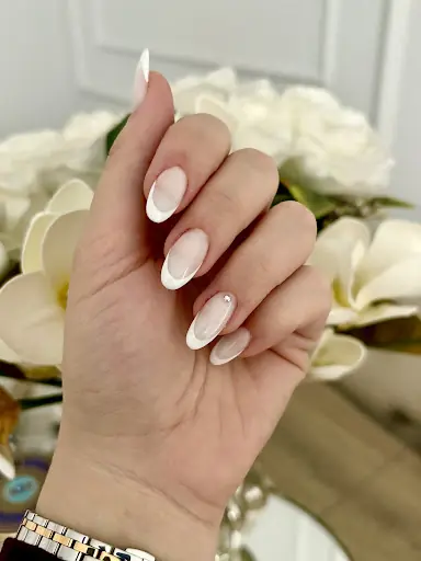 The Beauty Almina Çiçek – Tırnak / Nail Studio, İstanbul