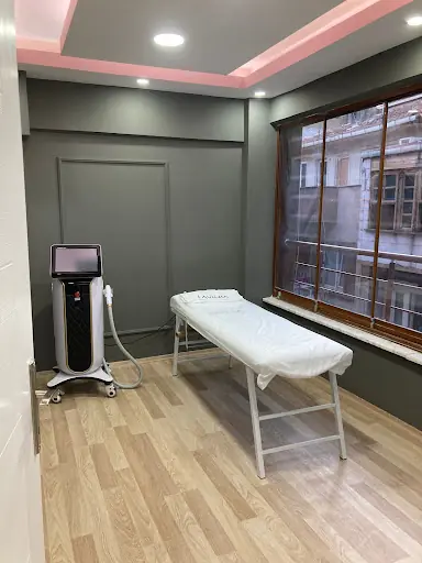 Lavinia Beauty – Tırnak / Nail Studio, İstanbul (2. fotoğraf)