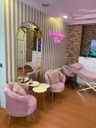 Art Beauty Lounge – Tırnak / Nail Studio, İstanbul (5. fotoğraf)