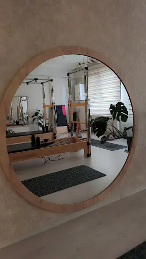 Meral Studio Pilates Yoga 2