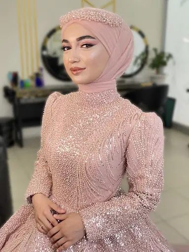 Cansu Güngör Hair Make-Up Studio 3