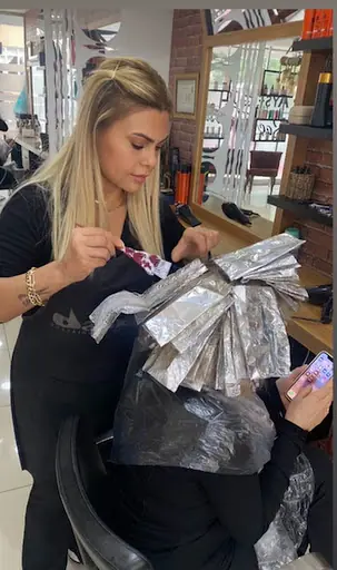 Ayşegül Çiçek hair makeup studıo 5