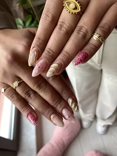 S.İ.S.İ Nail Studio