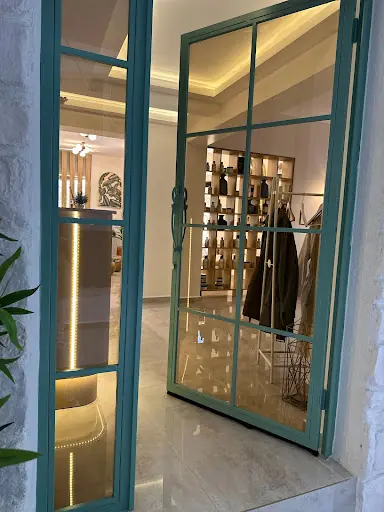 NİLÜFER & FEVZİ CİNCİ - Kuaför Güzellik Salonu 4