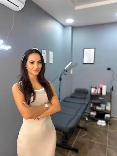 ShineByEzo Studio 4
