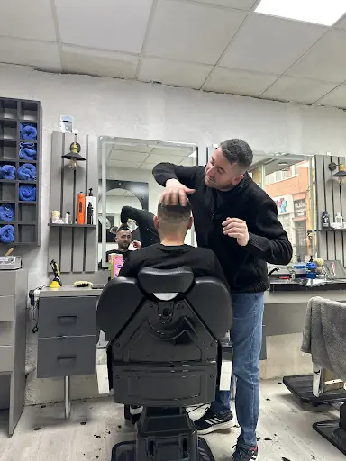 MEHMET ARDA ERKEK KUAFORU & HAIR DESIGN