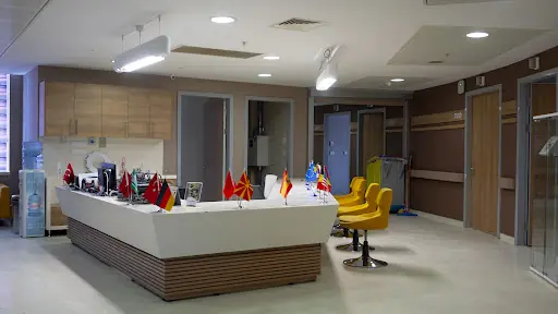 universal hair clinic 2