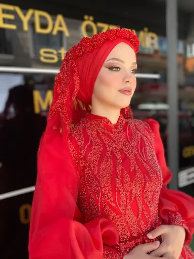 Ceyda Özdemir Make-Up Studio Bayan kuaförü 4