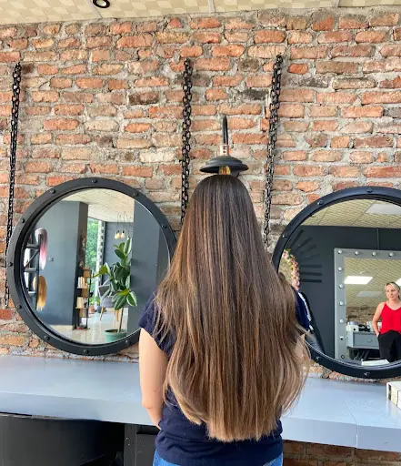 Dejavü Hair Desing