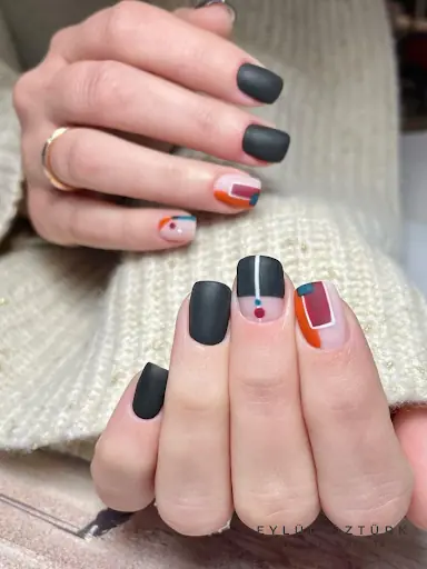 Eylül Öztürk Nail Spa Ümraniye 3