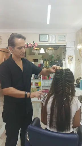Seher Özdemir Güzellik ve Kuaför saç kaynakSalonu