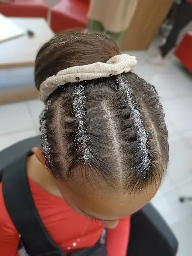 Dilek Bayan Kuaförü