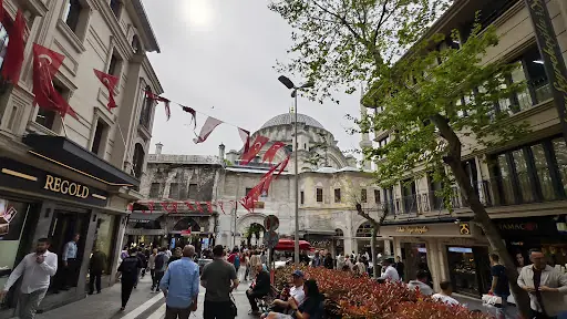 Şeref Han – Diğer (Güzellik), İstanbul (2. fotoğraf)