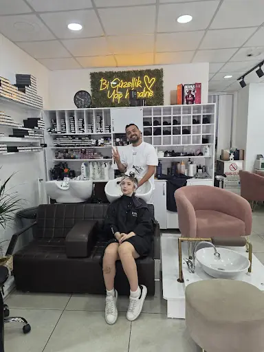 Iconic Hair Lounge