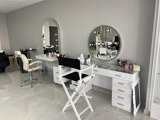 BOMS HAİR & MAKE UP 2