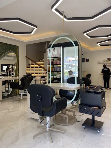 Hüseyin Bildik Hair - Make Up Studio