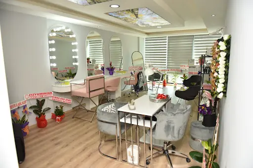 NK Nihal Küçüksarı Nail&Makeup Studio