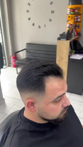 Saloon Emre Erkek Kuaförü 2