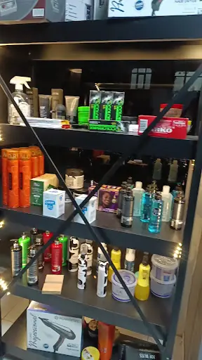 Gençler Erkek Kuaför Salonu 3