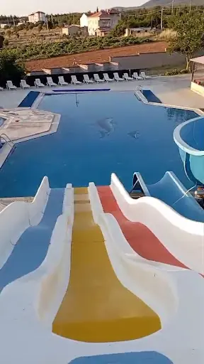 Sivaslı AquaPark Yüzme Havuzu 3