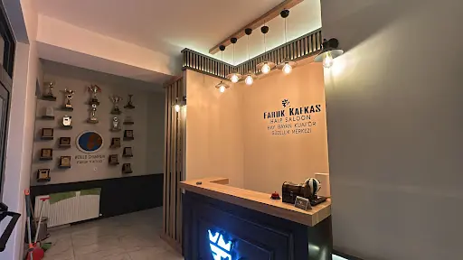 Faruk Kafkas Hair Saloon Bay ve Bayan Güzellik Merkezi 4