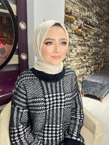 Emine&Çınar Nail Art Makeup Studio 4