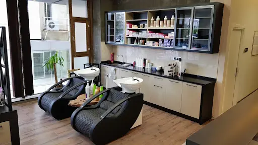 ESTE CORNER GÜZELLİK MERKEZİ & BAYAN KUAFÖRÜ 5