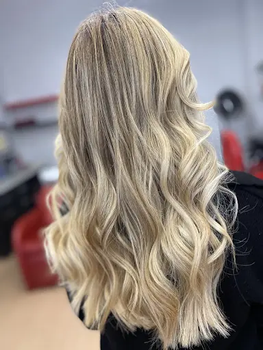 Salon Esse Bayan Kuaförü Mikro Kaynak Ve Ombre Merkezi 2