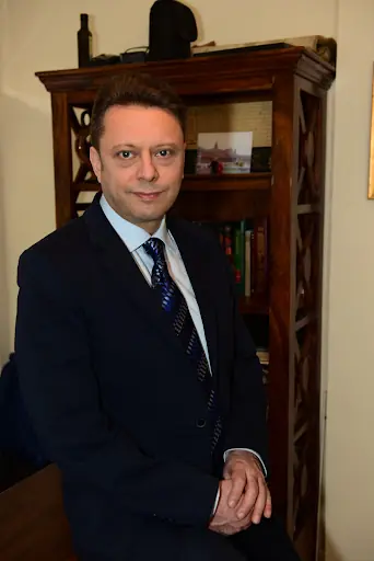 Çapar Estetik Kliniği - Mustafa Çapar 3