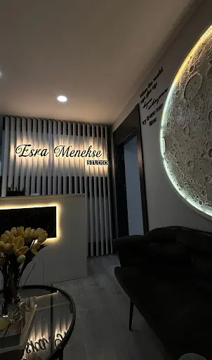 ESRA MENEKŞE NAİL & BEAUTY STUDİO / Diyarbakır tırnak 3
