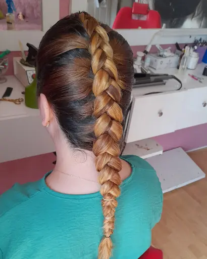 Çayırova Çağdaşkent Lavin Bayan Kuaförü 4