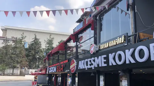 Lips Bayan Kuaförü